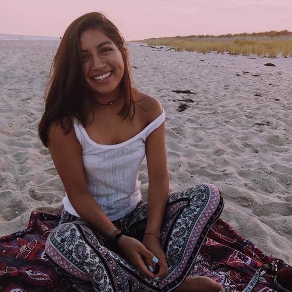 Meet your Posher, Adylis - Picture 1 of 1